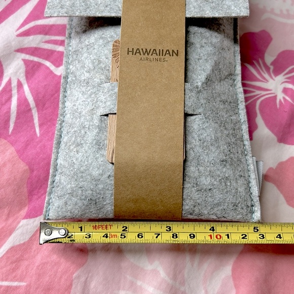 🖤NEW💕Hawaiian Airlines Kealopiko First Class Amenity Kit - Picture 7 of 8